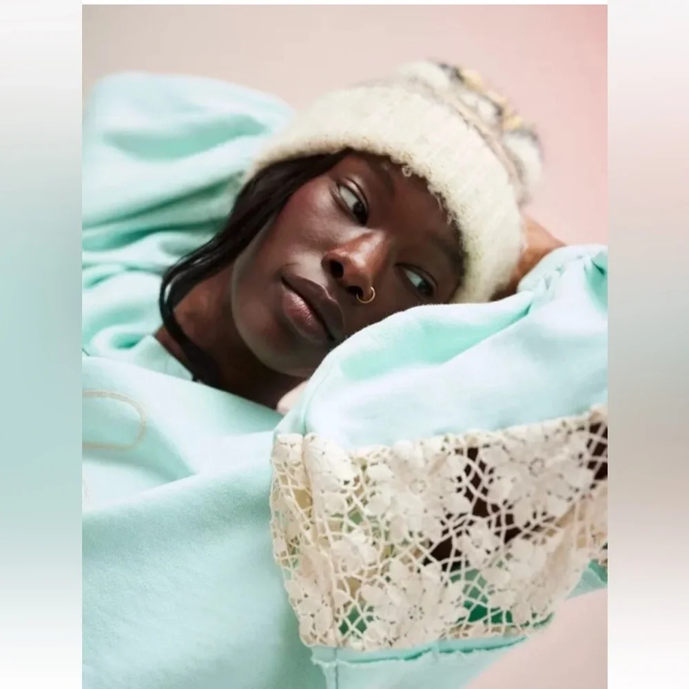 Free People Tricia Fix Chain Stitch Crew Sweatshirt Crochet Kelly Green Daisy - Picture 3 of 7